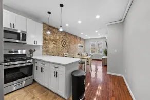 Great Space Near Subway - Image 3