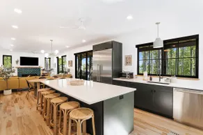 Vibrant 3-Story + Hot Tub, Fire Pit +Biltmore Pass - Image 5