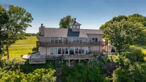 Stunning Views, Hot Tub, Pool Table, new furniture - Image 4