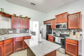 Crestview Family Home: Screened Porch & Games! - Image 4