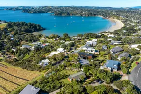 LITTLE TIRI COTTAGE - Coast & Country - Image 4