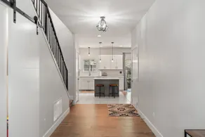 Hot Tub, Air Conditioning, Close to Downtown, Pets - Image 3