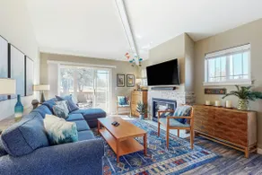 Resort townhouse with central AC & WiFi pool hot tub & golf access - dogs OK - Image 3