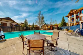 2BR Mountainview | Pool | Hot Tub | Balcony - Image 4
