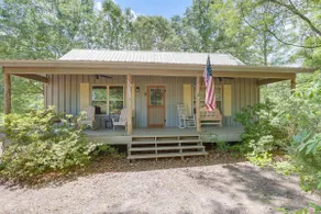 Charming Lawley Cottage: Deck, Fire Pit & Yard! - Image 2