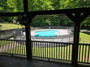 Cozy Hot Tub*Whirlpool Tub*Fire Table - Image 4