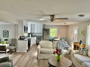 Family Home on Mayo Peninsula | Deck | Sleeps 10 - Image 3