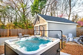 5BR Hot tub Pool Table Mins to Beale - Image 2