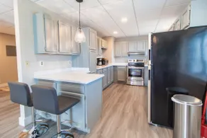 Shore View Downtown Apt, Heirloom Vacations - Image 3