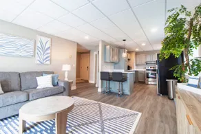 Shore View Downtown Apt, Heirloom Vacations - Image 2