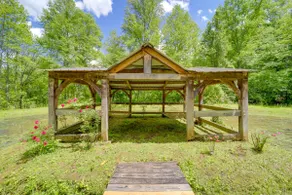 Near Hiking! Couple's Retreat w/ Hot Tub in Marion - Image 4