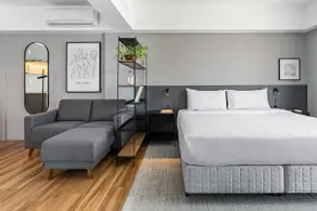 Studio with king-size bed near the beach - Image 4