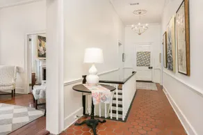 Wilkins Townhouse | 3/3 | Walk to Downtown - Image 4