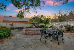 Wilkins Townhouse | 3/3 | Walk to Downtown - Image 3