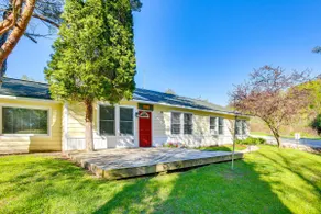 Relax Fireside! Frankfort Apt Near Dtwn & Beaches - Image 3
