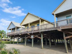 Easy Walk to Beach and Sunset Views at Villa H - Image 2