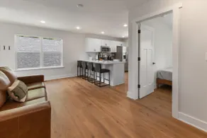 Modern Carriage House Indianapolis - Image 3