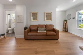 Modern Carriage House Indianapolis - Image 4