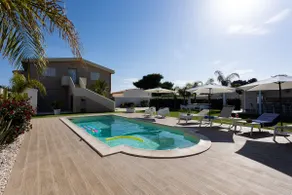 Ferienhaus 'Torre Del Mare' mit privatem Pool, privater Terrasse und WLAN - Image 2