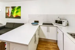 Spacious Studio in Cairns City - Image 5