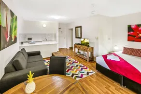 Spacious Studio in Cairns City - Image 3