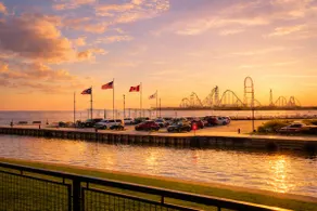 Last Waterfront Ironman View | Free Parking - Image 2