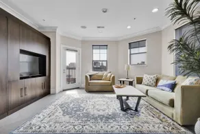 Gorgeous Apt - Walk to Stadium & Lansing Center - Image 2