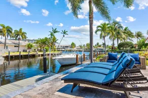 Mins to Beach with Dock | Heated Pool & Jacuzzi - Image 3