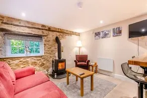 Pretty one bed cottage, stream, woodland hot tub. - Image 3