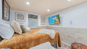 Swiftie Suite Beach Getaway Studio - Image 5