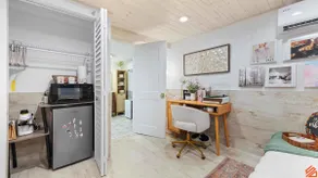 Swiftie Suite Beach Getaway Studio - Image 2