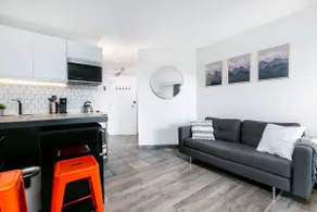 Super Cute Studio Condo walking distance to - Image 5