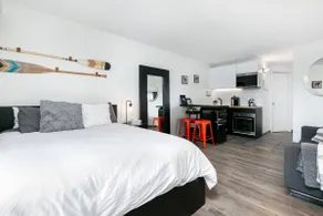 Super Cute Studio Condo walking distance to - Image 3