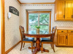 HUGE Theater Room~ Private Farm Stay- Sleeps 10 - Image 5