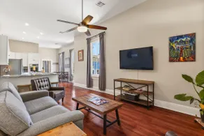 2BD On Streetcar | Balcony+Parking | Cafe - Image 2