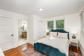 Walkable City Trendy Hideout for Foodies - 3BR-2BA - Image 2