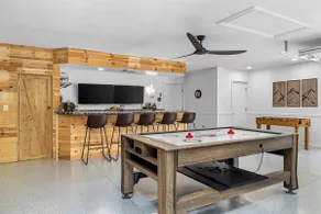 Lakeside Lodge - Game Cave, Golf Greens! Sleeps 17 - Image 2