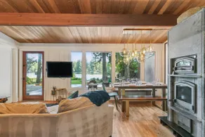 Midcentury Waterfront Retreat w/hottub dock beach - Image 2