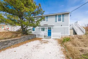 Cozy Sagamore Beach Cottage w/ Modern Comforts - Image 4