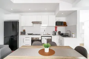 Balmain Beauty with Spacious Garden - Image 5