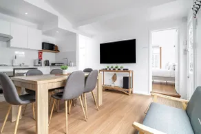 Balmain Beauty with Spacious Garden - Image 4