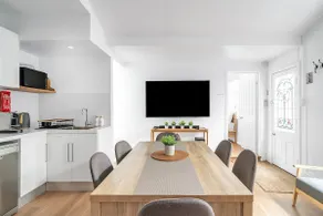 Balmain Beauty with Spacious Garden - Image 3