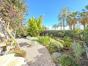 Cosy Sea Front Garden Nice - Image 4
