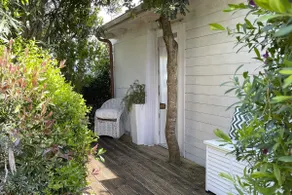 Sea Green Studio Apartment - Image 2