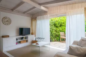 Sea Green Studio Apartment - Image 5
