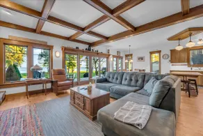 Craftsman Lakefront Family Retreat w Great Views! - Image 3