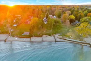 Craftsman Lakefront Family Retreat w Great Views! - Image 2