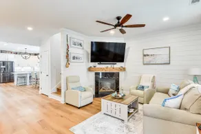 3 Mi to Beaches! Charming Bluffton Escape w/ Yard - Image 4