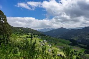 Casa vacanze 'Mirador Del Navia' con vista sulle montagne, terrazza privata e Wi-Fi - Image 2