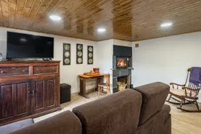 Casa vacanze 'Mirador Del Navia' con vista sulle montagne, terrazza privata e Wi-Fi - Image 5